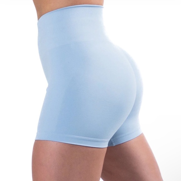 Amplify scrunch butt icy arctic baby blue seamless shorts - Picture 2 of 5
